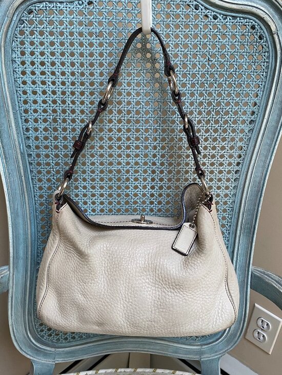 Coach Handbags - Vintage Coach Chelsea Cream Pebbled Leather Shoulder Bag